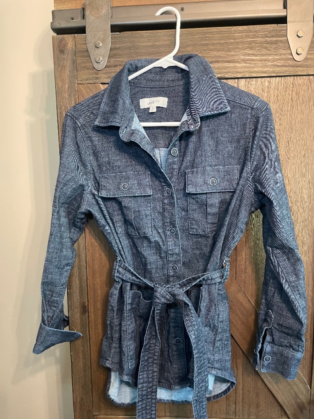 Women’s Level99 shacket size small